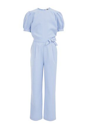 Combinaison bleu clair avec manches bouffantes, taille haute, jambes larges et un nœud décoratif sur le côté droit de la taille.