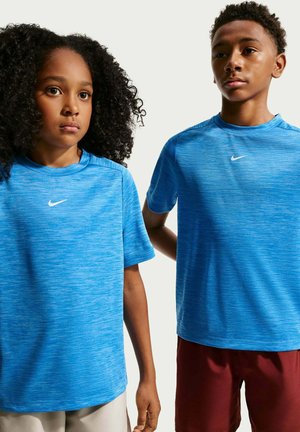 Nike Performance, T-SHIRT B NK DF MULTI SS  TOP LBR HTHR UNISEX - T-shirt basic - lt photo blue football blue white