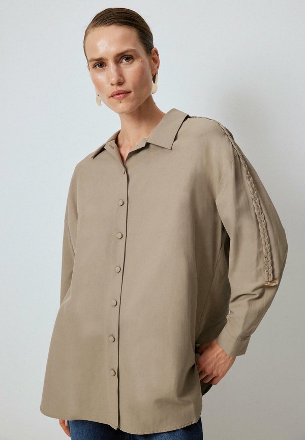 WITH EMBROIDERED SLEEVES - Hemdbluse - mink