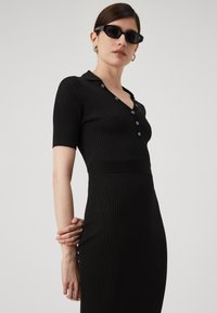Guess DESTINY DRESS - Robe fourreau - jet black