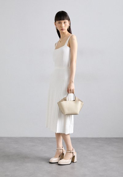 Souliers Martinez MALASANA - Aukštakulniai su platforma - lajara cybil salinas