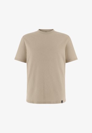T-shirt beige à manches courtes et col ras du cou avec une petite étiquette noire près de l'ourlet inférieur sur un fond blanc.