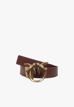 Cintura in pelle marrone con una fibbia rotonda in tonalità oro che presenta due design di uccelli. Texture liscia, design semplice e senza motivi visibili.