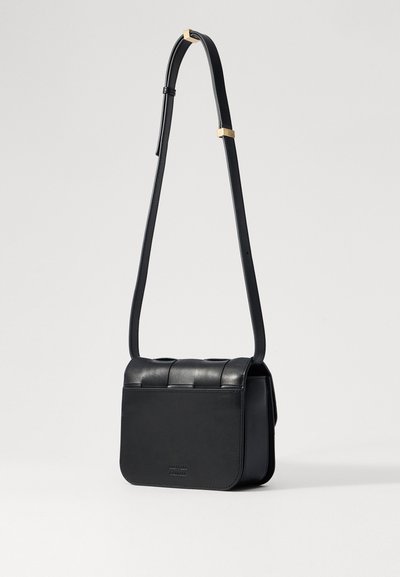 Loeffler Randall DESI CROSSBODY WITH LOCK HARDWARE - Torba čez telo - black