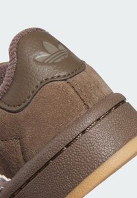 adidas Originals CAMPUS - Chaussures premiers pas - earth strata   cloud white   gum