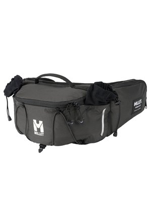 Banane Black Millet avec compartiments zippés, poches latérales élastiques, sangles réglables, et logo réfléchissant ainsi qu'une bande réfléchissante à l'avant et sur le côté.