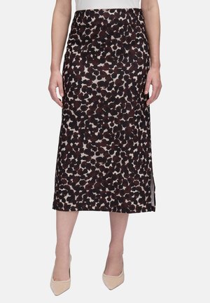 Midikleid in einem dunklen kastanienbraunen und beigen Tiermuster, mit geradem Schnitt, glatter Textur und seitlichem Schlitz.