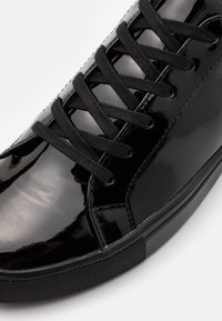 Steve Madden Tenisky - black