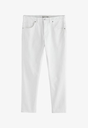 Biele rifľové nohavice s piatimi vreckami, kovovým zapínaním na gombík a pútkami na opasok, zobrazené na rovine na bielom pozadí.