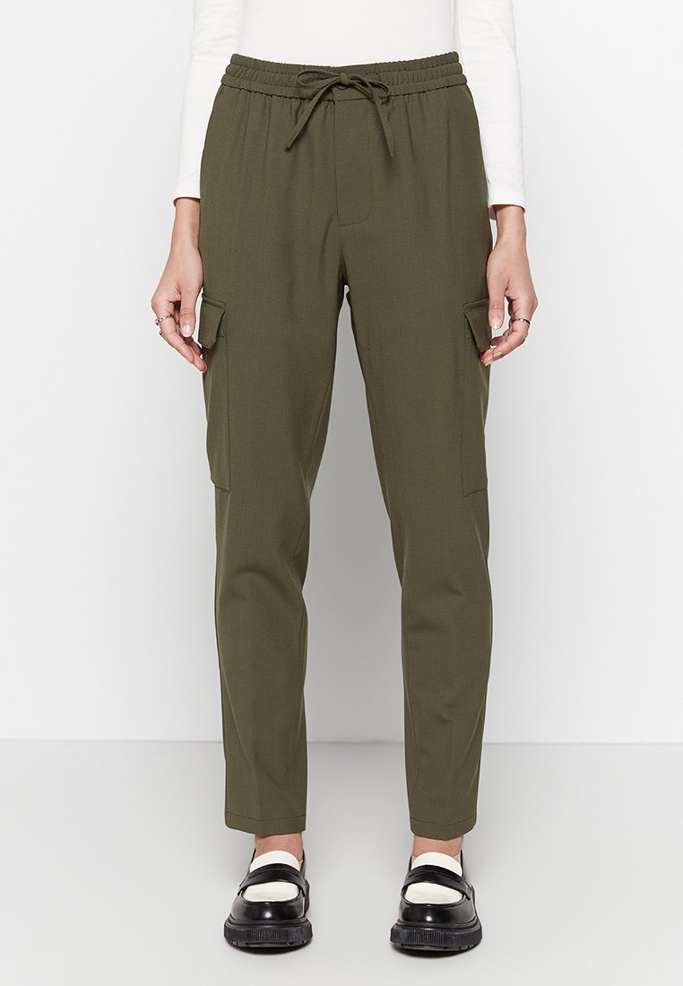 closed Cargobroek donkergroen closed Cargobroek donkergroen