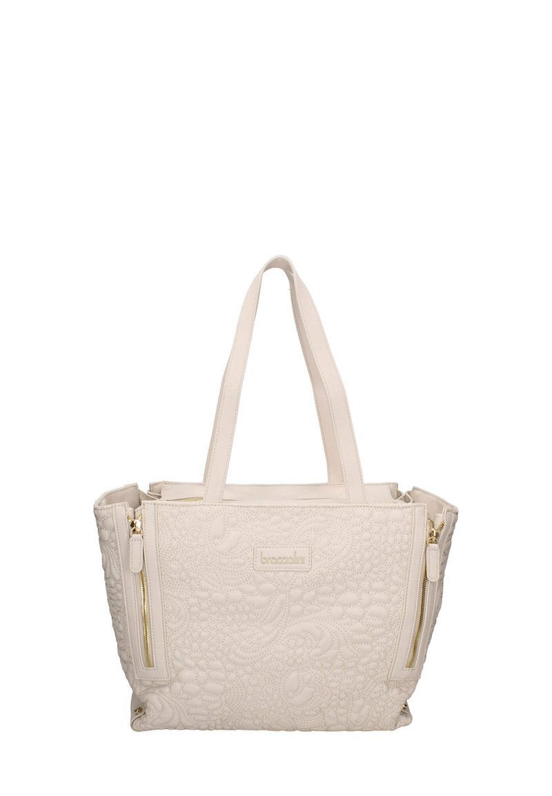 Tote bag crème avec un motif floral matelassé, des poignées supérieures doubles et deux zips à l'avant. Les accents en matériel doré rehaussent le design.