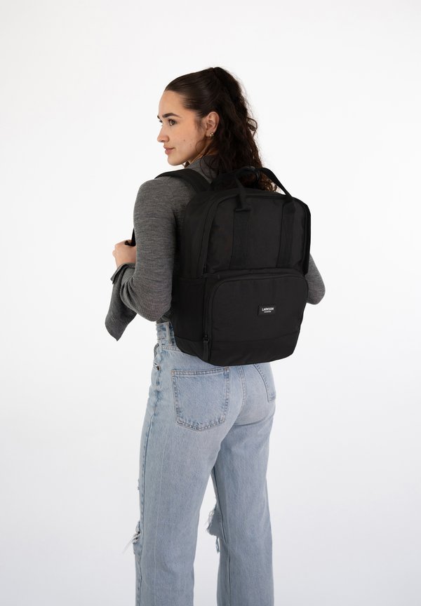NO 6 - Tagesrucksack - schwarz