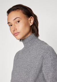 DRYKORN LYZIMA - Pulover - grey