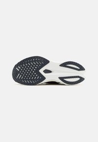 Saucony ENDORPHIN SPEED 4 - Silniční běžecké boty - navy/spice