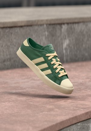 adidas Originals NISI - Αθλητικά παπούτσια - blanch green/cream white/gum
