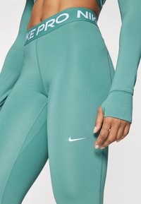 Nike Performance Tajice - bicoastal/white