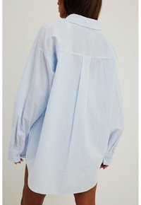 NA-KD Camicia - blue stripe