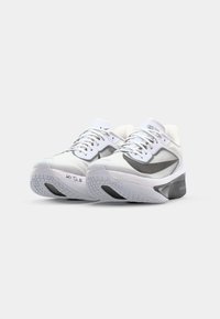 Nike Performance ZOOM FLY 6 - Løbesko til landevejen - white/black/smoke grey/metallic silver