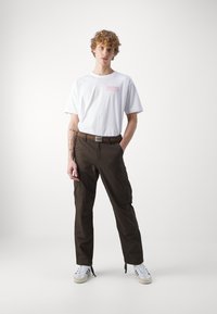 Carhartt WIP REGULAR PANT - Cargobukser - tobacco