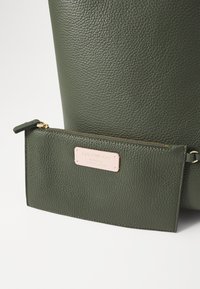 Coccinelle C-EASY SET - Håndtasker - alga