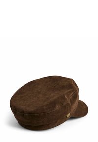 Gorra de ante marrón con una corona redonda, visera plana y botones laterales. Presenta una textura suave y un diseño simple y estructurado.
