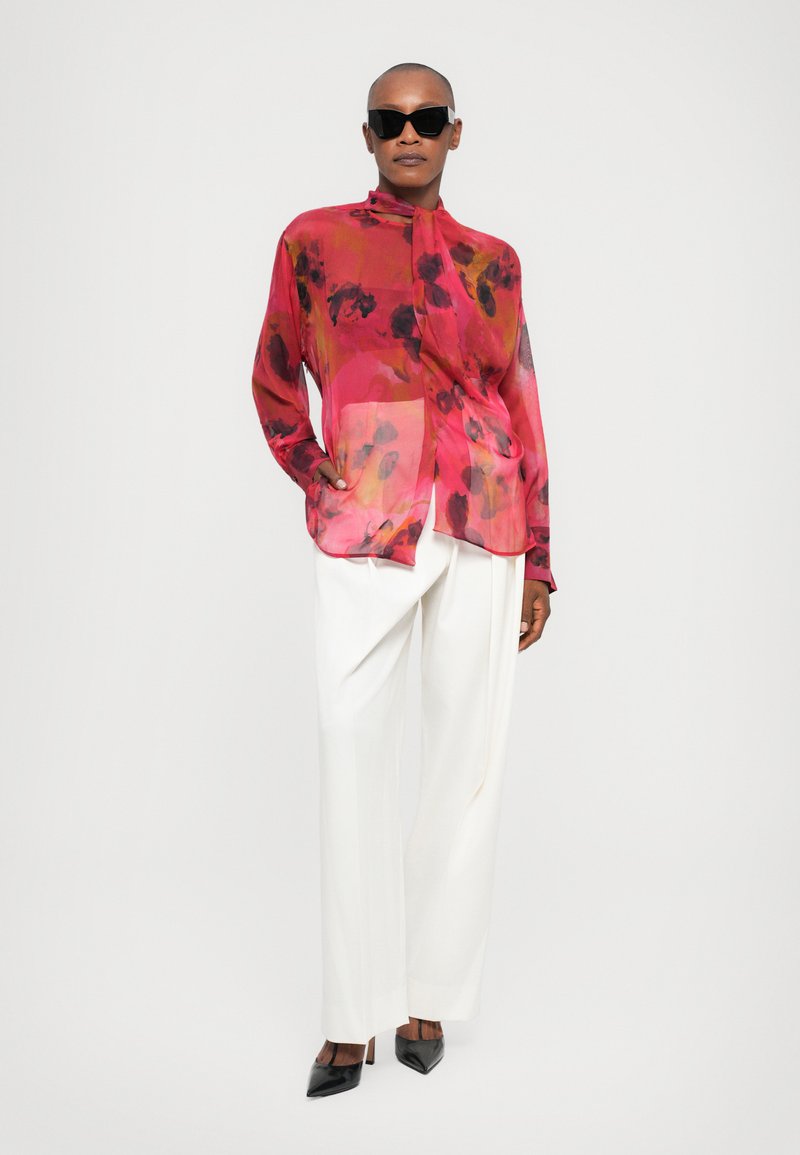 Victoria Beckham HIGH WAIST CINCH TROUSER - Trousers - ivory/off-white - Zalando.co.uk Victoria Beckham HIGH WAIST CINCH TROUSER - Trousers - ivory/off-white - Zalando.co.uk