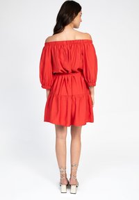 AN'GE WITHE A BARDOT NECKLINE MARYSE - Robe de jour - red