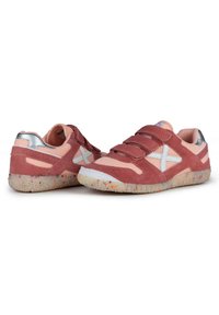 MUNICH MINI GOAL VCO - Zapatillas de entrenamiento - rosa