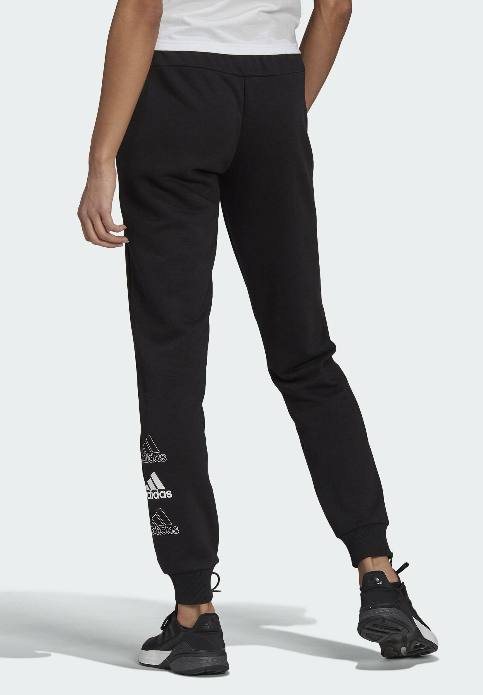 pantaloni adidas essentials