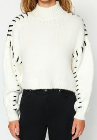 Trendyol Strickpullover - off-white