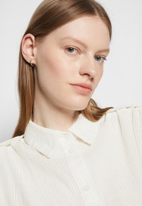 YAS Tall YASSWATIA DRESS ICON - Vestido camiseiro - star white