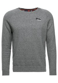 Pull gris pour homme à col ras du cou, manches longues, avec un petit logo noir brodé sur la partie supérieure gauche de la poitrine.