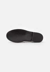 COACH JOLENE LOAFER - Chaussons - black