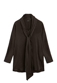 Blusa marrone scuro a maniche lunghe con colletto a scialle e dettagli con fiocco nella parte anteriore. Tessuto morbido e texturizzato con una silhouette fluida.
