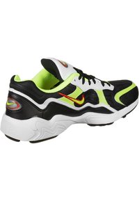 Nike Sportswear AIR ZOOM ALPHA - Treniņu apavi - black/volt-habanero red-white