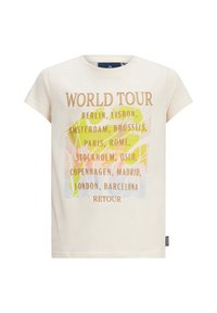Cremefarbendes Baumwoll-T-Shirt mit kurzen Ärmeln, das den Text "WORLD TOUR" in Gold zeigt, mit aufgelisteten Städtenamen und abstrakten bunten Mustern im Hintergrund.