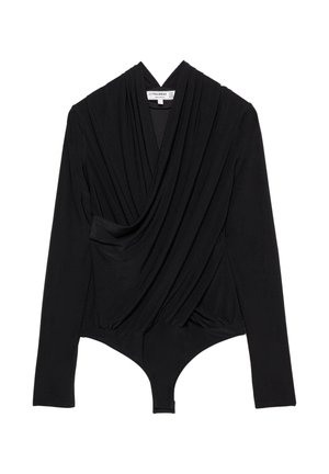 Czarne body z długim rękawem, z drapowanym przodem, gładką fakturą oraz wysokim wycięciem nogawek, które wydłuża sylwetkę.