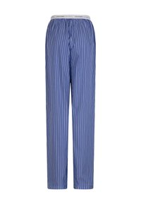 Pantalon de pyjama bleu rayé avec une taille élastique, présentant des rayures blanches verticales et un design décontracté à jambes droites.
