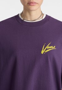 Vans BRUSH SCRIPT LOOSE FIT - T-shirt print - gothic grape