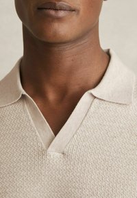Reiss REGULAR FIT - TYNE OPEN COLLAR - Polosärk - oatmeal melange