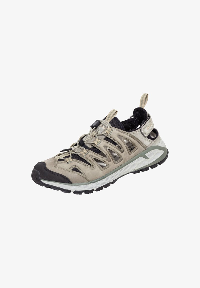 Leichter Outdoor-Schuh in Beige und Schwarz mit atmungsaktivem Mesh-Obermaterial, robuster Gummisohle, verstellbarer Schnürung und Fersenlasche.