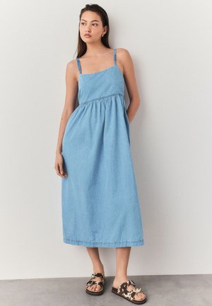 TALL FIT STRAPPY MIDI - Rochie din denim - mid blue