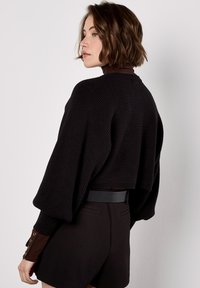 Apricot CROPPED - Neuletakki - black