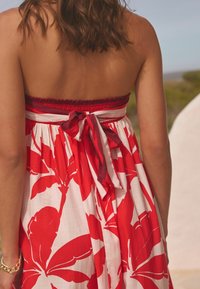 Next BANDEAU - REGULAR FIT - Maxi šaty - red white