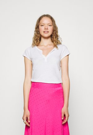 - T-shirt basic