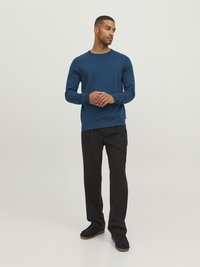 Jack & Jones JJEBASIC CREW NECK NOOS - Pulover - sailor blue