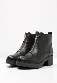 Zign Ankle boot