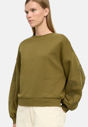 - Bluza