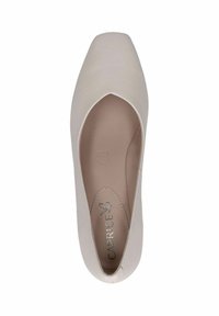 Chaussure plate beige clair à bout fermé avec un design à bout carré, en cuir lisse, et une discrète décoration de logo à l'intérieur.