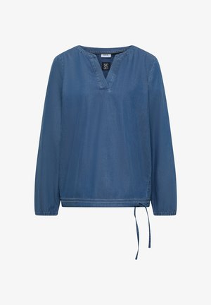 Blå langærmet bluse med V-hals og snøre ved kanten, lavet af letvægtigt denimmateriale.